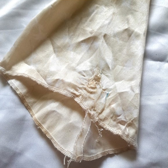 Disney | Mulan barbie doll with clothes & accessorie 1993 Mattel *Damaged* - Picture 14 of 16